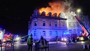 Solingen: Dachgeschossbrand in Merscheid fordert ein Todesopfer